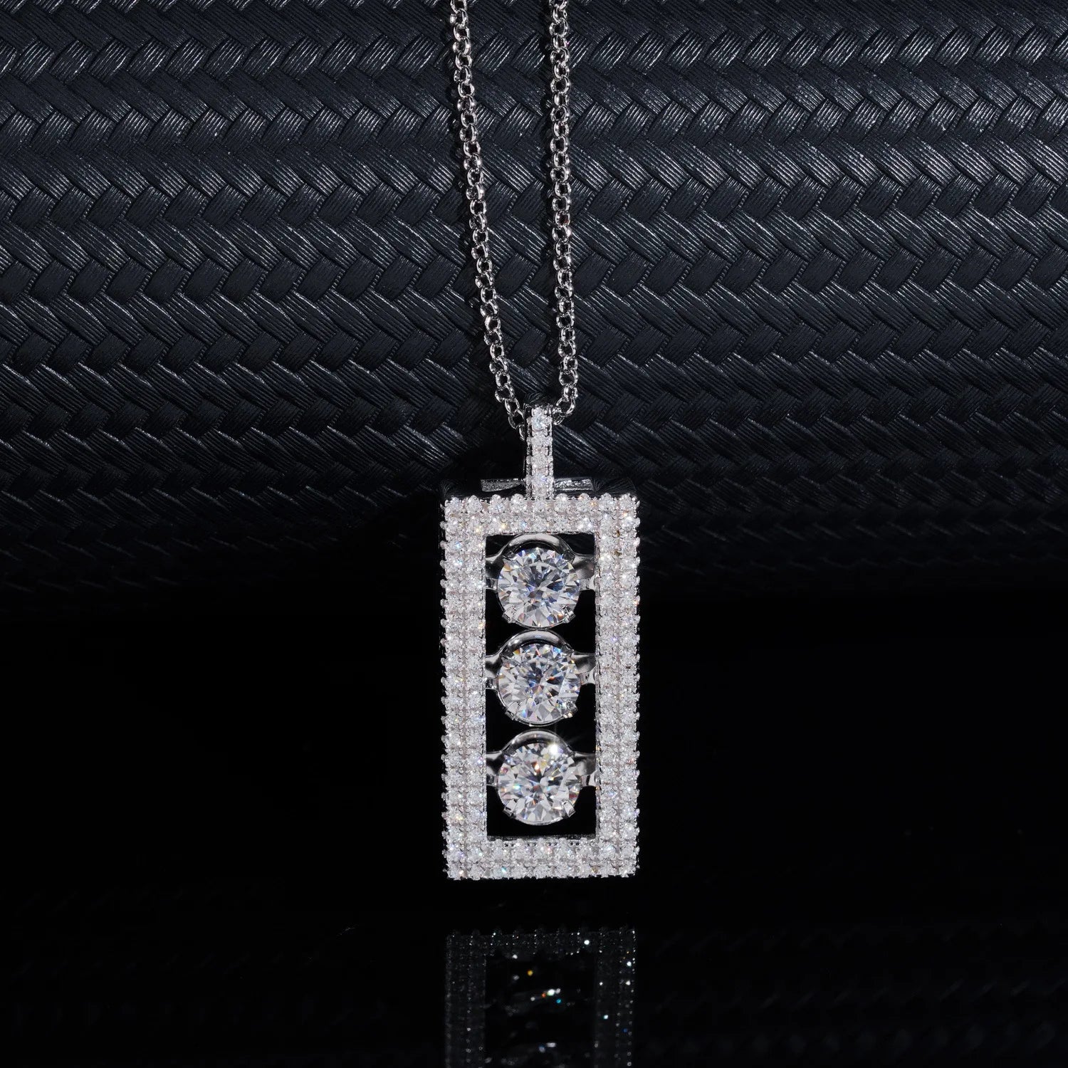 .925 ‘Sterling Silver Multi Color Moissanite Rectangle Hollow Pendamt