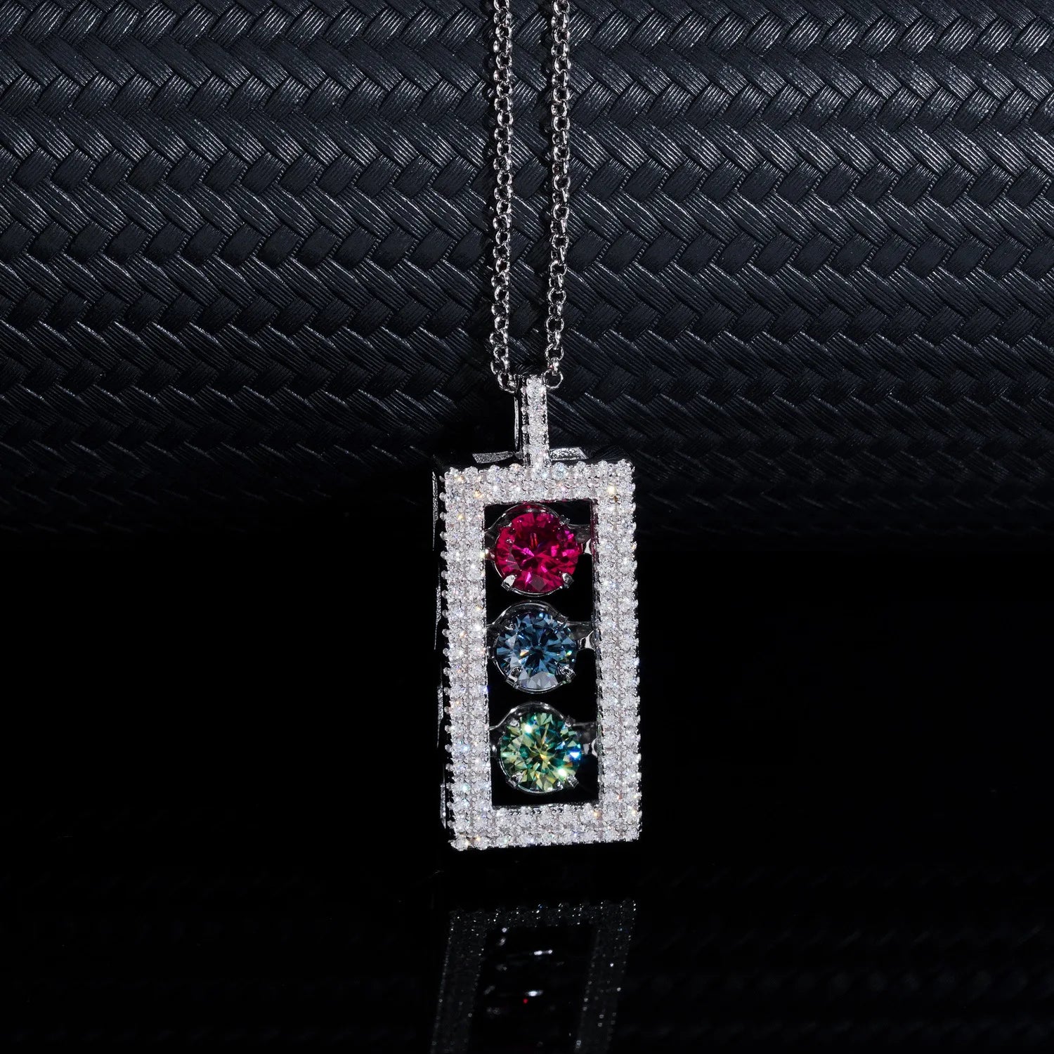 .925 ‘Sterling Silver Multi Color Moissanite Rectangle Hollow Pendamt