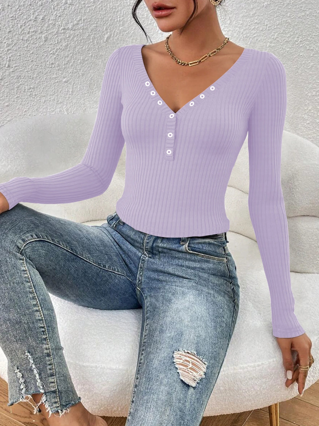 Fashion‑Forward Henley Knit Shirt, Form‑Fitting Long‑Sleeve Rib Top for City Wandering and Casual Photo Shoots
